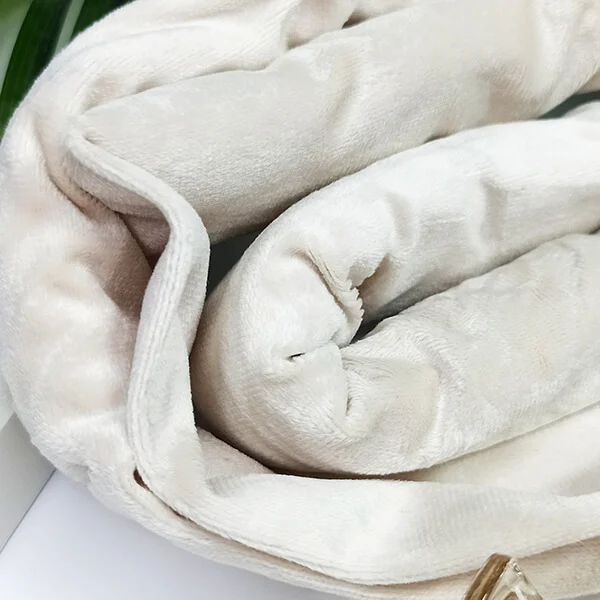 Unikalne_kosmetyki_yeye_papiloty_velvet_beige_4